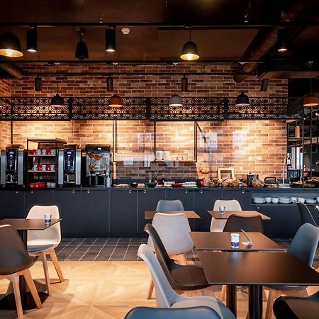 Ibis Styles Valenciennes Petite Foret ภายนอก รูปภาพ