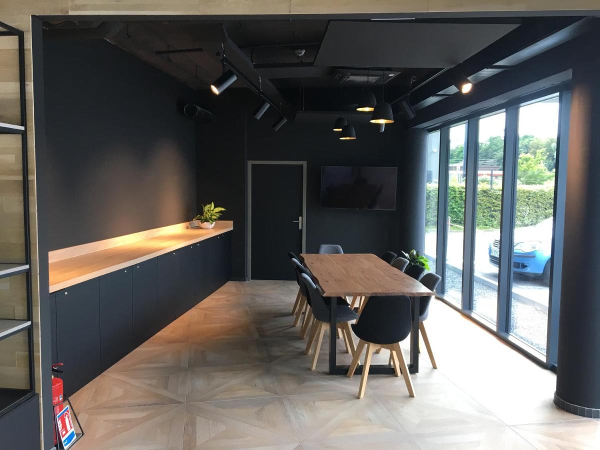 Ibis Styles Valenciennes Petite Foret ภายนอก รูปภาพ