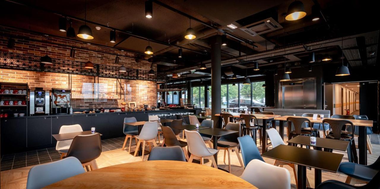 Ibis Styles Valenciennes Petite Foret ภายนอก รูปภาพ