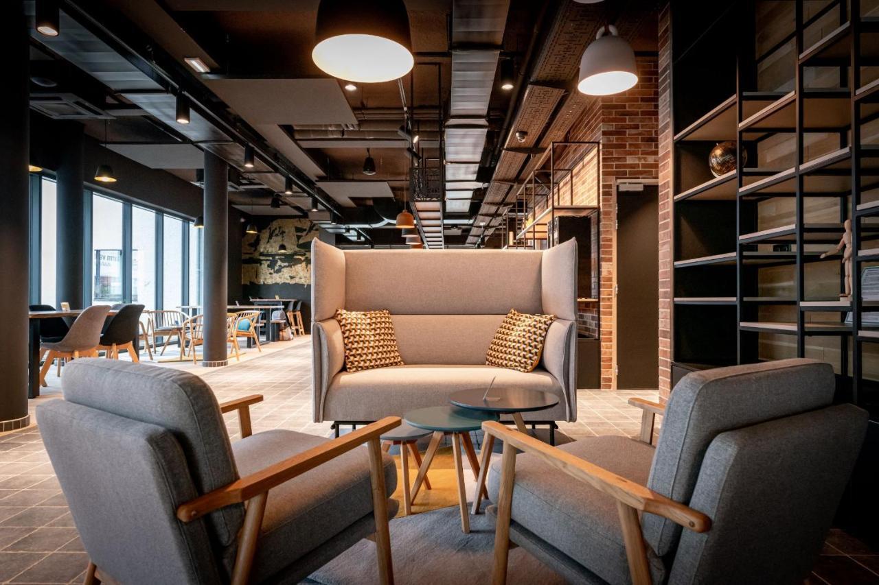 Ibis Styles Valenciennes Petite Foret ภายนอก รูปภาพ