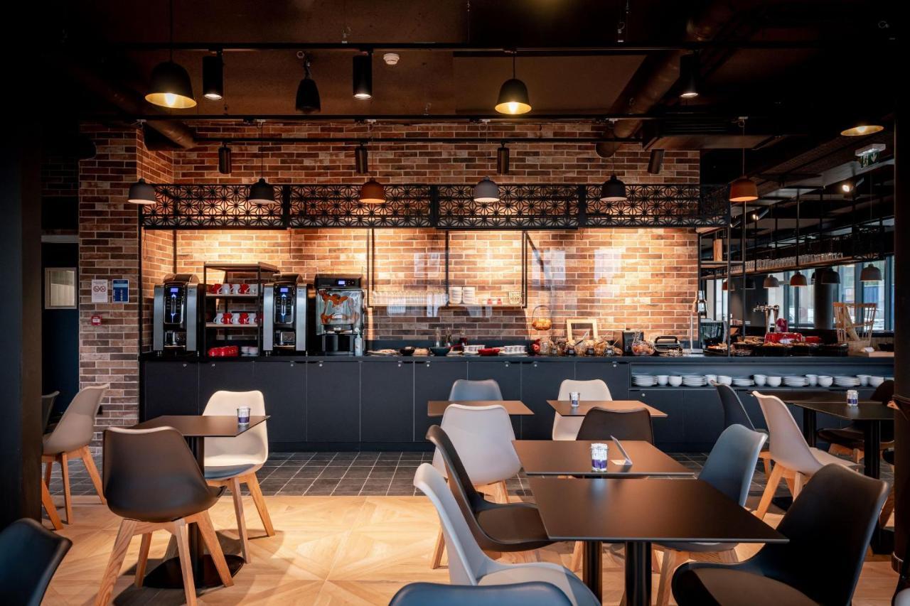 Ibis Styles Valenciennes Petite Foret ภายนอก รูปภาพ