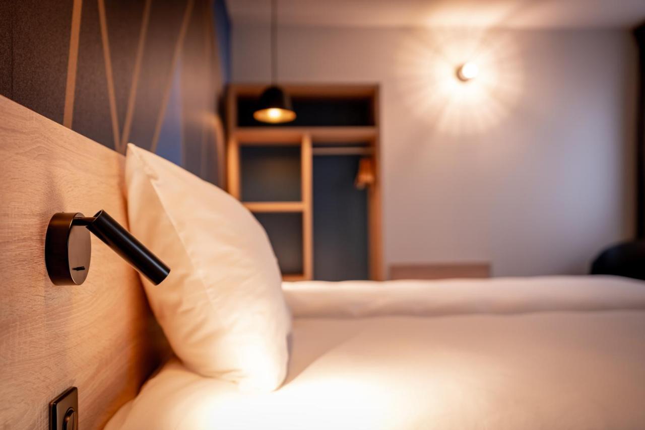 Ibis Styles Valenciennes Petite Foret ภายนอก รูปภาพ